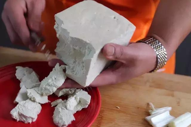 小河虾豆腐,河虾烩豆腐