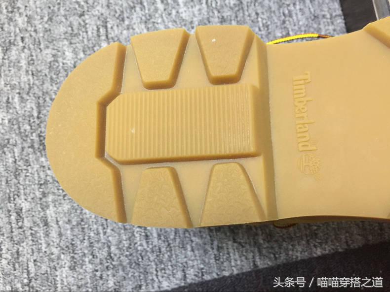 jeep大黄靴对比添柏岚,添柏岚大黄靴logo深浅