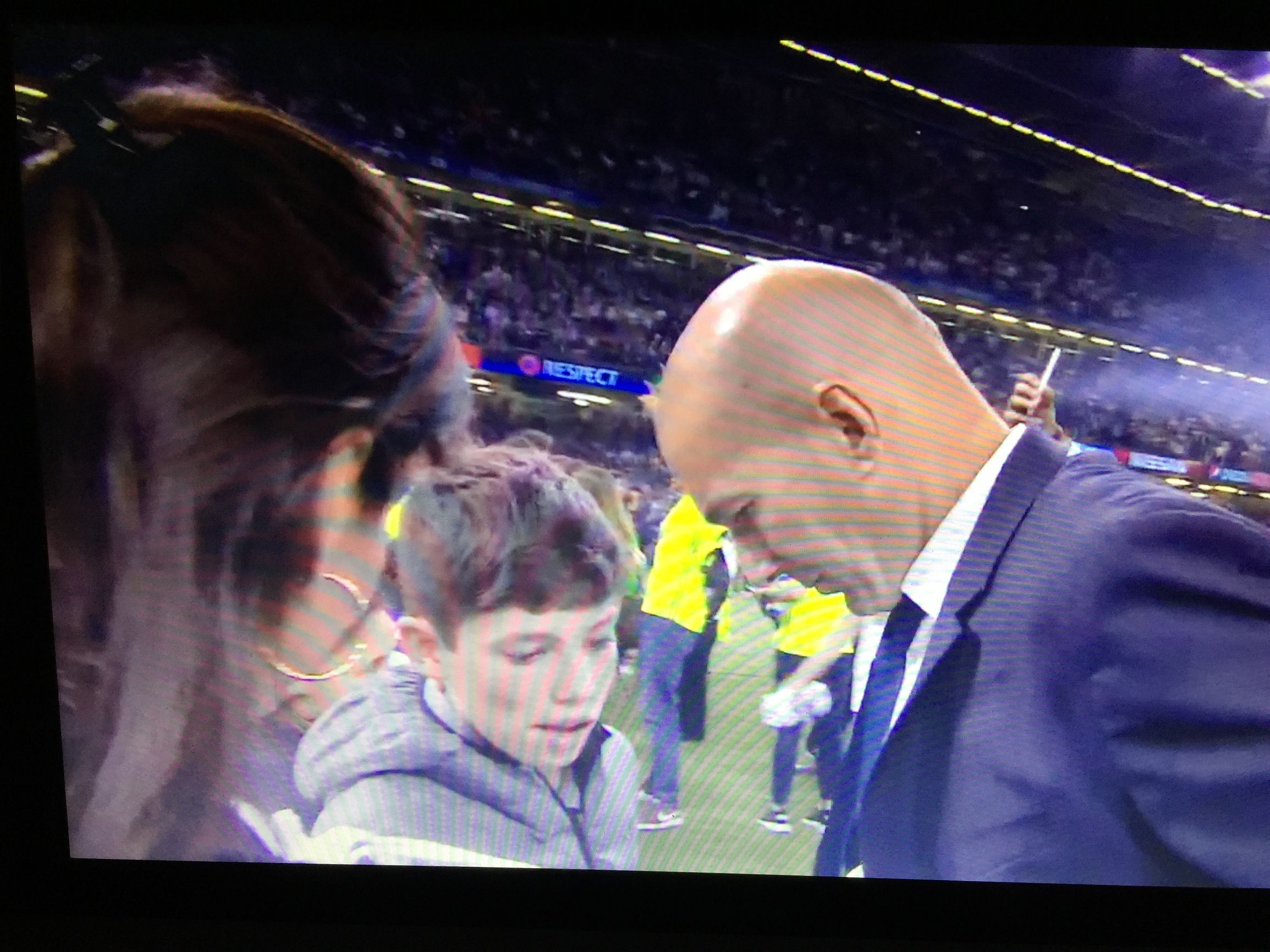 17-18欧冠皇马vs尤文图斯回放,2022欧冠皇马夺冠伯纳乌现场