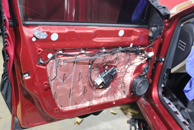 汽车隔音为什么要留空腔,为什么汽车隔音要用沥青