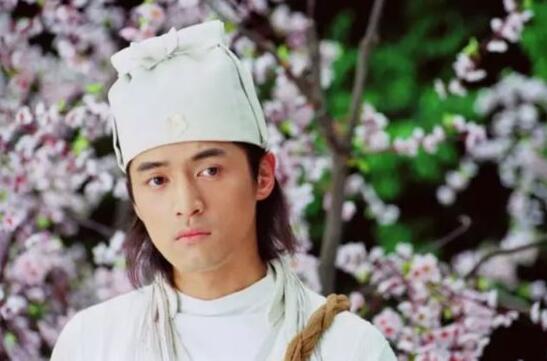 本是做生意，却陪乞丐喝光自家的酒，乞丐变参王，送他钱财又送妻