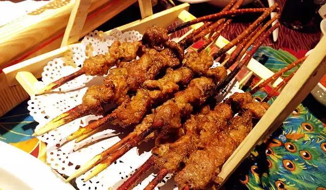 新疆南北疆大环线风景旅游专列,北京去新疆沿途风景