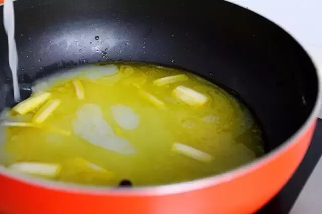 小河虾豆腐,河虾烩豆腐