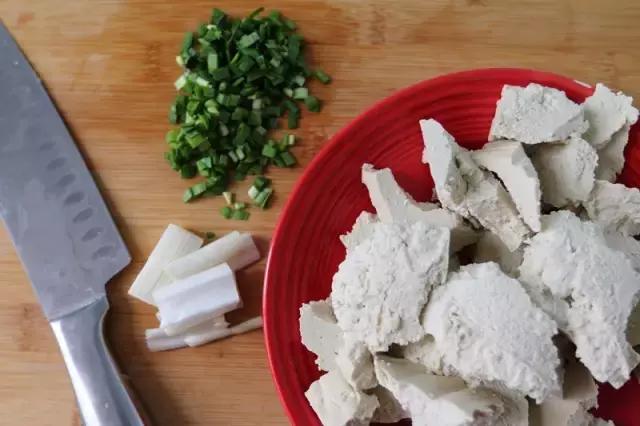 小河虾豆腐,河虾烩豆腐