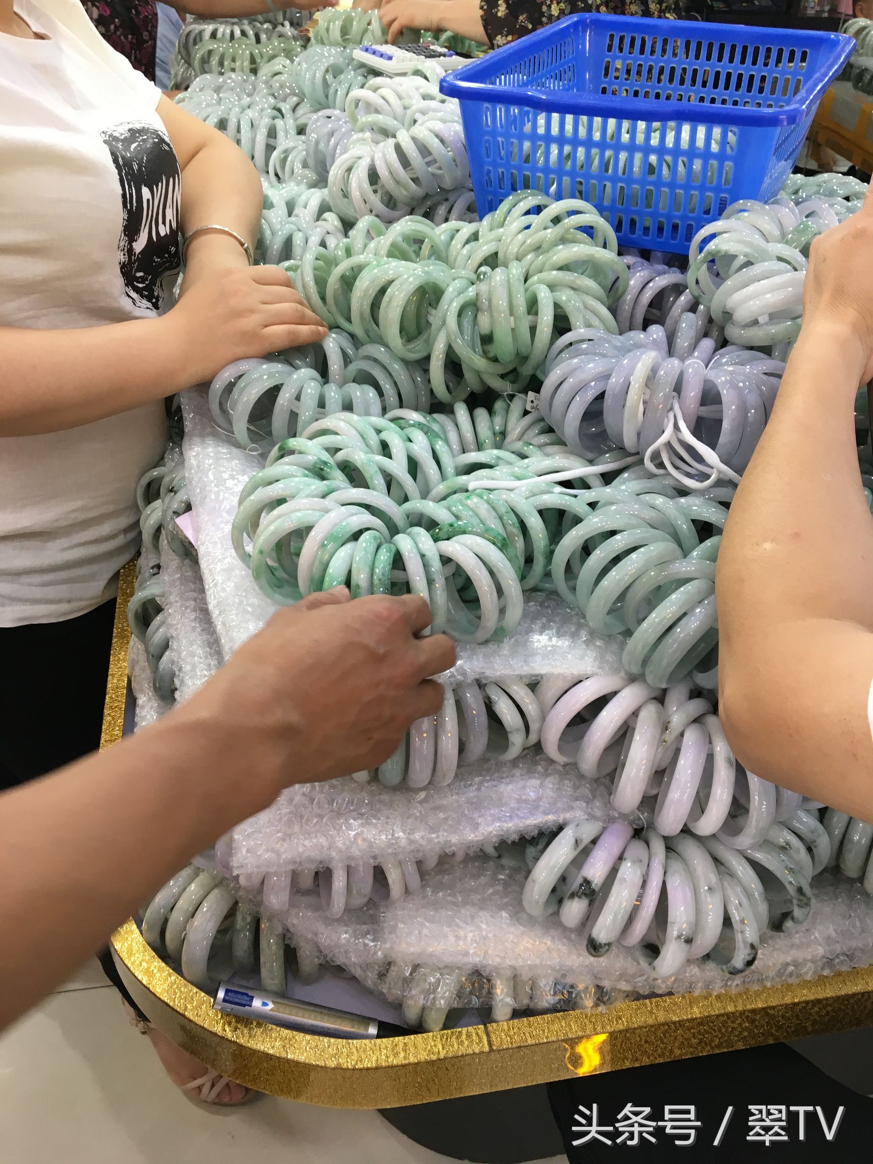 广州华林街翡翠,广州荔湾区华林翡翠玉器珠宝市场