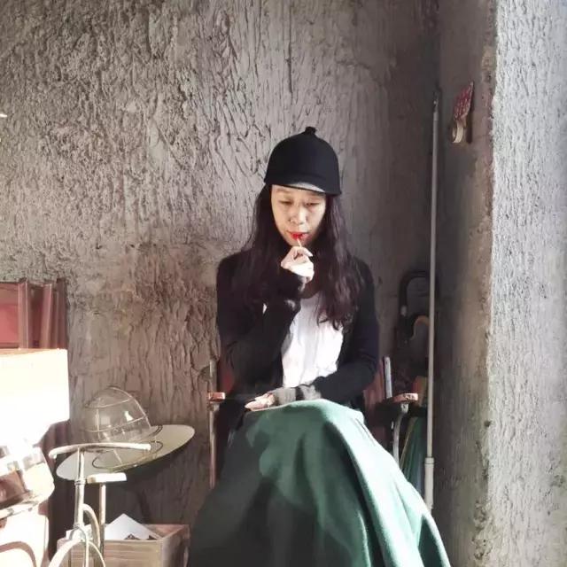 一对夫妻一墙之隔开两家咖啡店,上演的不是相爱相杀,而是了解