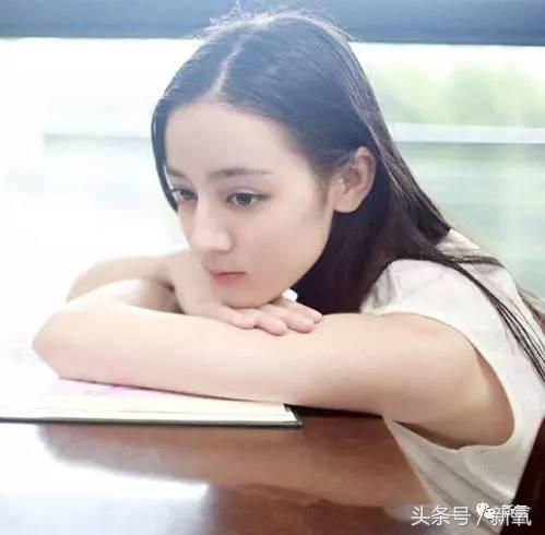 古力娜扎和迪丽热巴谁更好看街拍,迪丽热巴古力娜扎身材照片