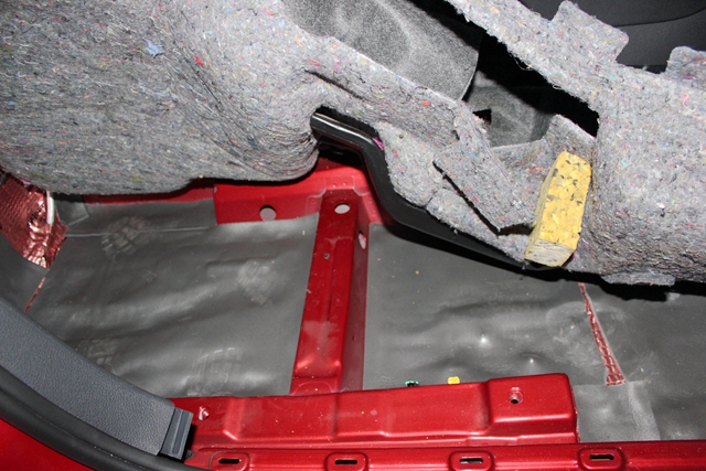 汽车隔音为什么要留空腔,为什么汽车隔音要用沥青