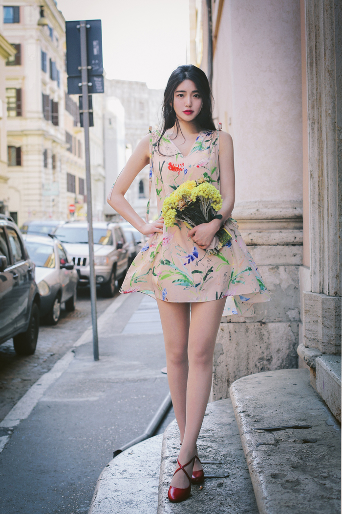 清凉一夏韩国街头网红小姐姐正流行这样穿搭