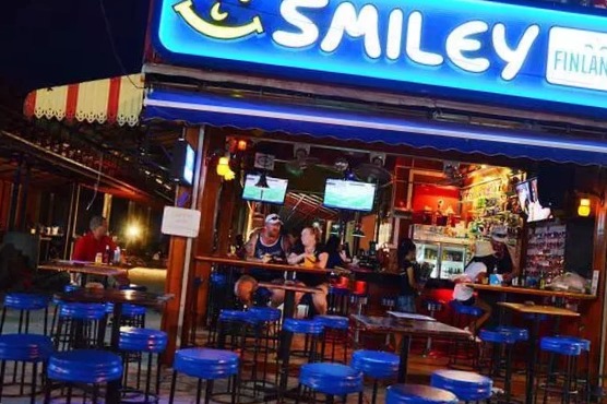 普吉岛芭东酒吧街旅游介绍,普吉岛芭东海滩酒吧街