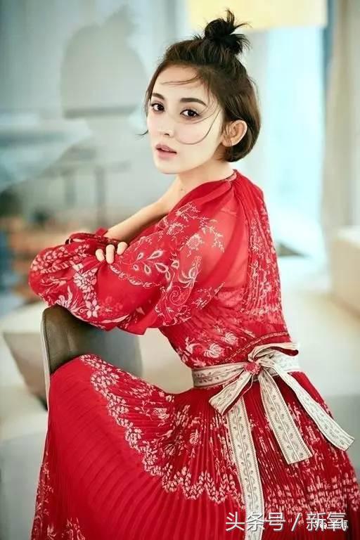 古力娜扎和迪丽热巴谁更好看街拍,迪丽热巴古力娜扎身材照片