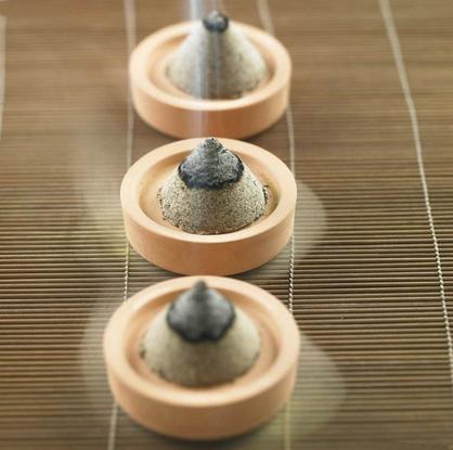 下肢一做艾灸就红肿流脓,腿部驱寒湿艾灸