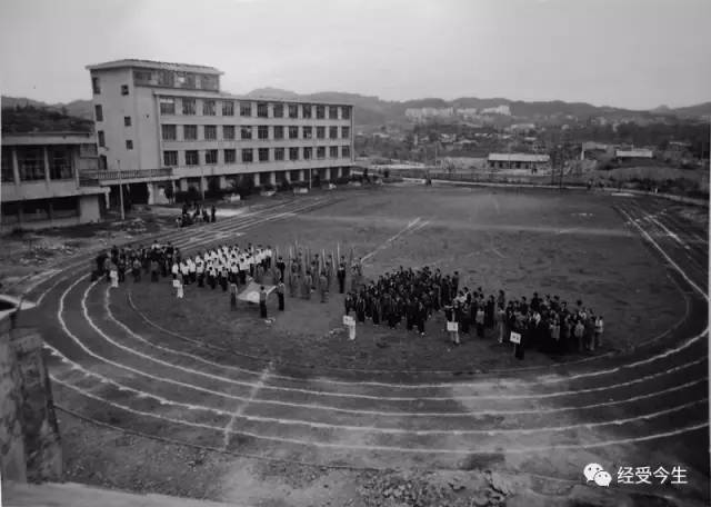 龙洞堡的二轻校,彭天朗