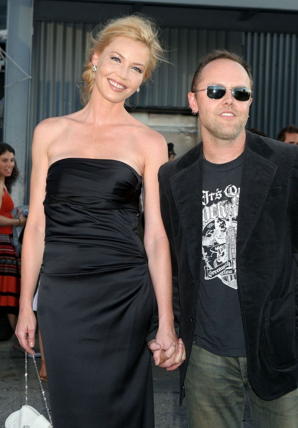 别光看加朵，她身边也都是女神啊丨赏色