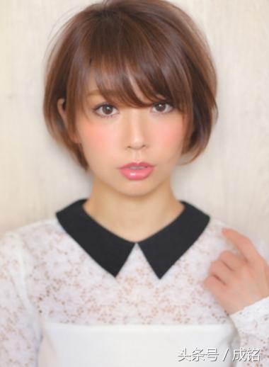 短发碎发发型女2022流行发型减龄,短发碎发发型女2020流行发型干练