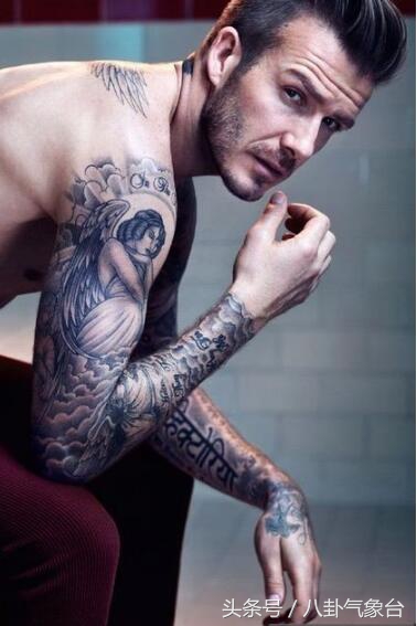 贝克汉姆：比和小七玩亲亲，网友关注点却是他的纹身，满满都是爱