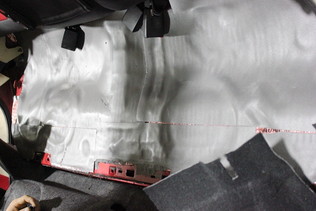 汽车隔音为什么要留空腔,为什么汽车隔音要用沥青