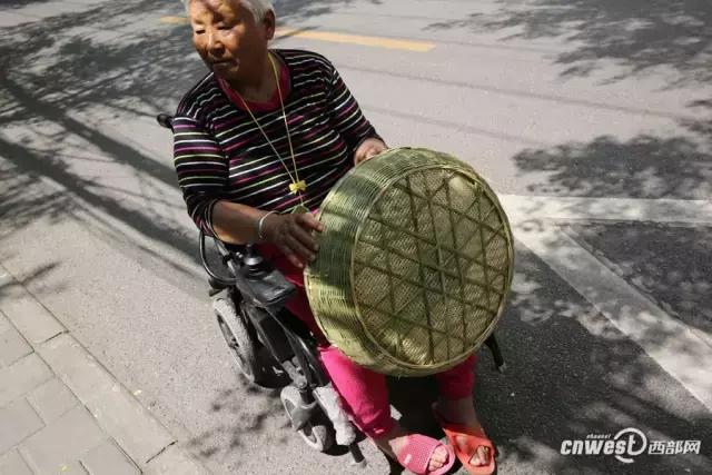 想去竹芭市买个竹子编的电壶壳，但不知道在哪买瓶胆