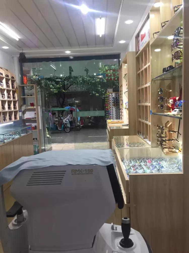 做眼镜生意从何入手,现在开的眼镜店有前景吗