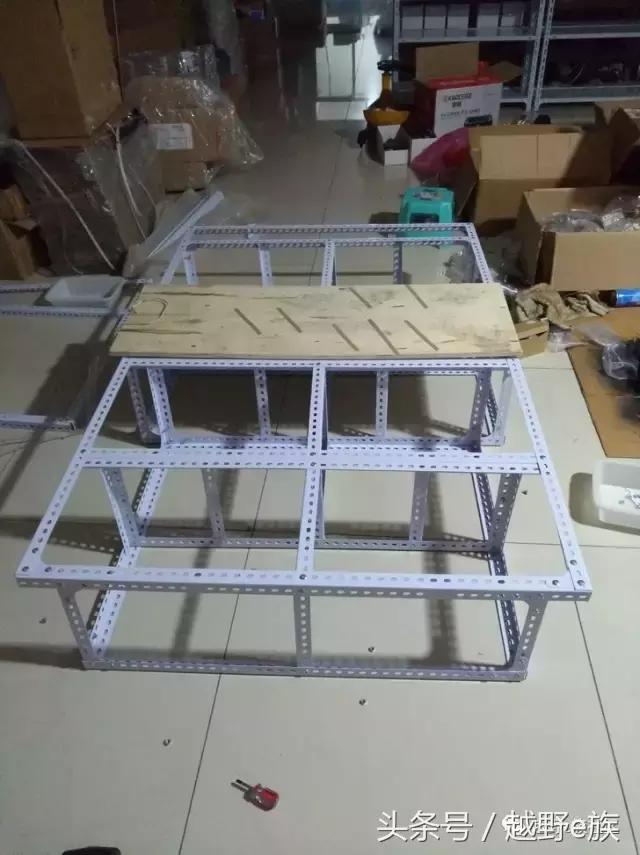 沈阳微面改床车,微面小床车组装全过程