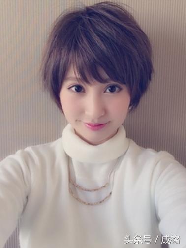 短发碎发发型女2022流行发型减龄,短发碎发发型女2020流行发型干练