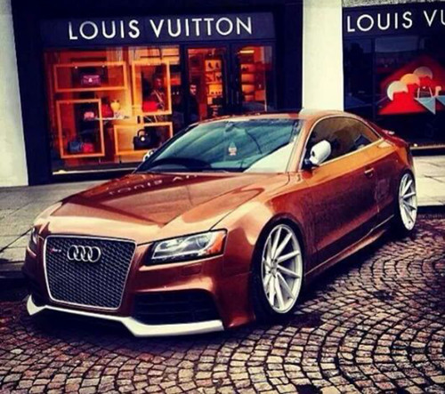 奥迪r82014款5.2fsiquattro,世界上最帅的10款车