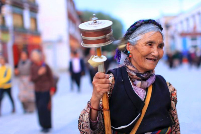 你是不是想出去旅游,你是不是很想去游乐园玩