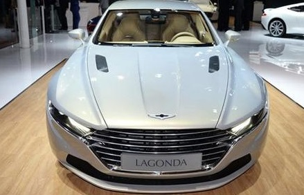 兰博基尼和奔驰s,兰博基尼跟奔驰s