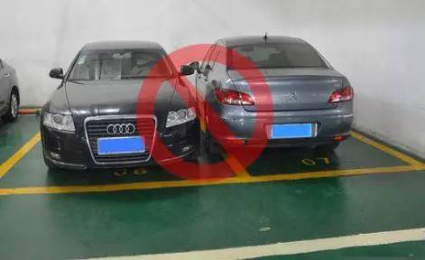 4s店综合服务费包含快递费,全款买车4s店收综合服务费