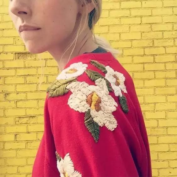 衣服破了个小洞怎么补无痕迹,衣服破了一个特别小的洞