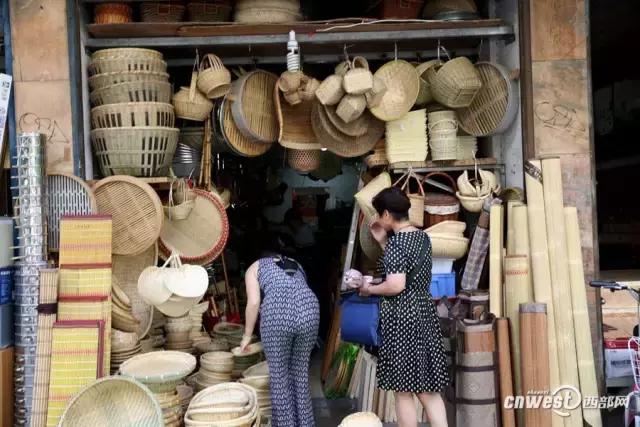 想去竹芭市买个竹子编的电壶壳，但不知道在哪买瓶胆