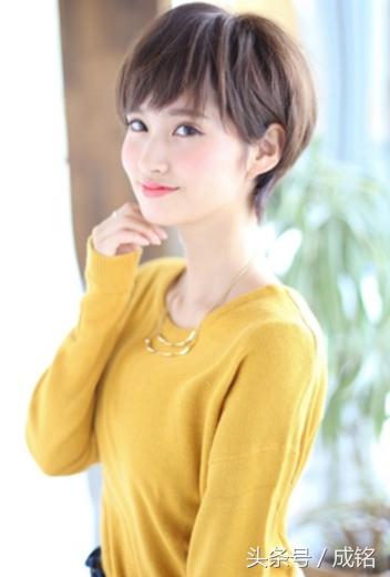 短发碎发发型女2022流行发型减龄,短发碎发发型女2020流行发型干练