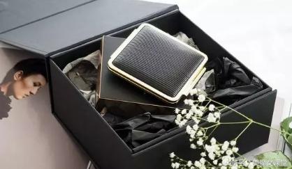 雅诗兰黛勾搭贝嫂，联名推出的限量高定彩妆终于进中国了！