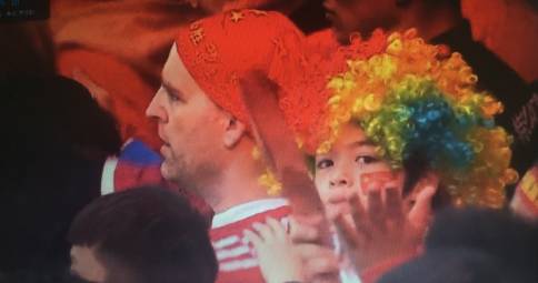 英国爸爸教中国混血儿英语,英国爸爸教混血儿子原视频