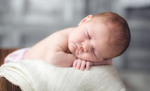 三维b超排畸可以查出脑积水么,23周胎儿双肾偏大是怎么引起的呢