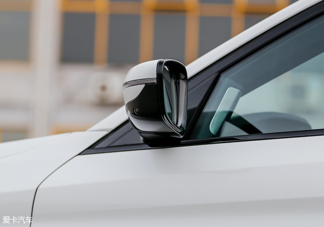 宝马530li尊享m运动版测试,宝马530lixdrive豪华版试驾