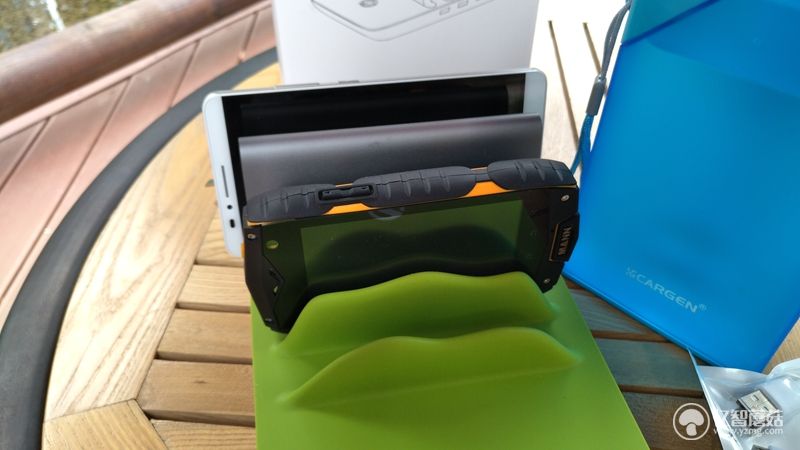 艾泡智能充电器,横看成岭侧成峰跟读