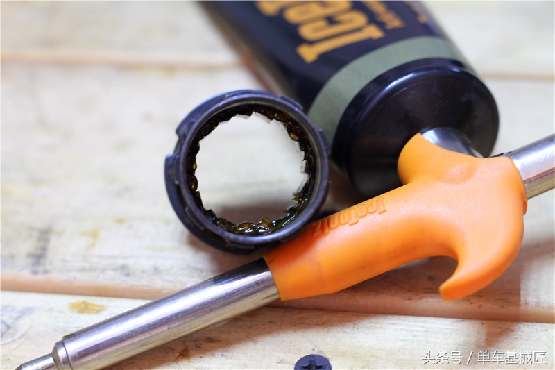 花鼓轴承拆卸技巧,拆滚珠花鼓需什么工具