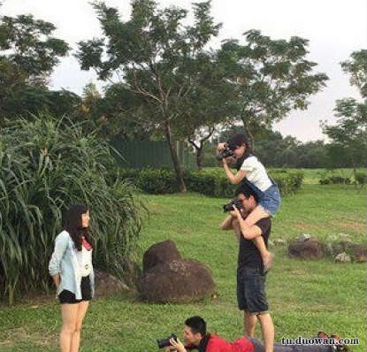 《每日一乐》都有土豪金版共享单车了