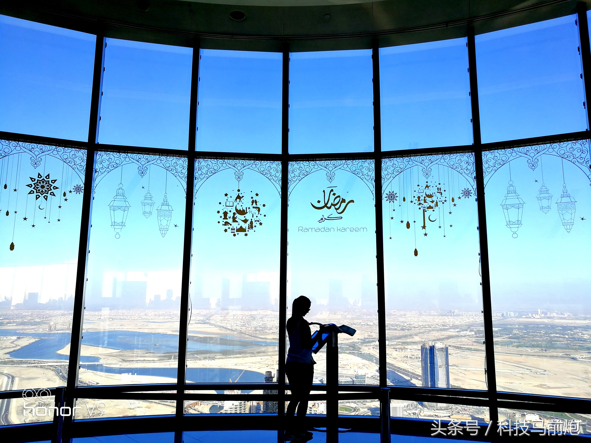 见证沙漠奇迹之美，带着荣耀V9开启迪拜奇遇记