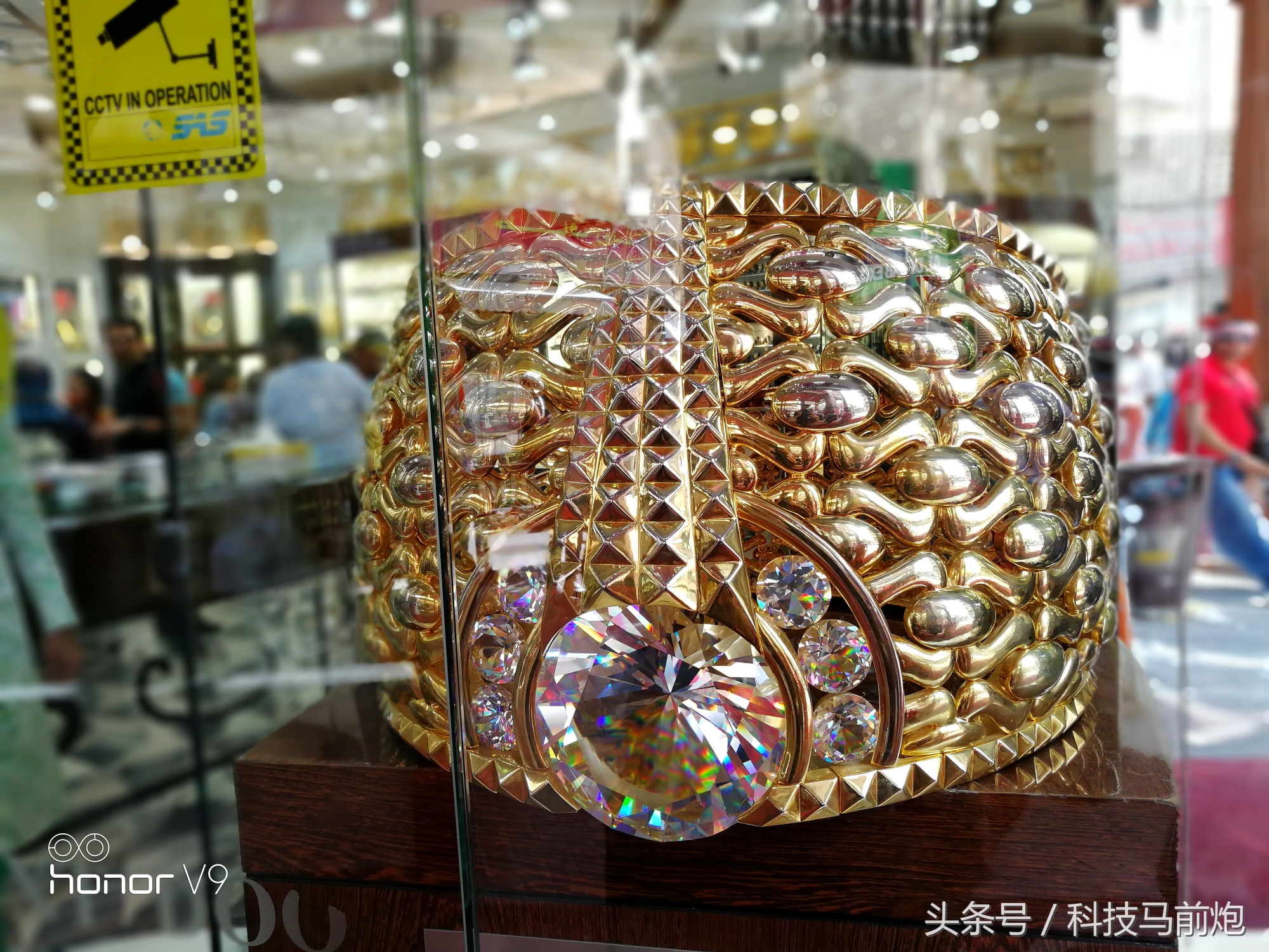 见证沙漠奇迹之美，带着荣耀V9开启迪拜奇遇记