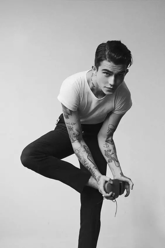 纯棉和涤棉的布料有什么区别,棉涤t恤和纯棉有什么区别