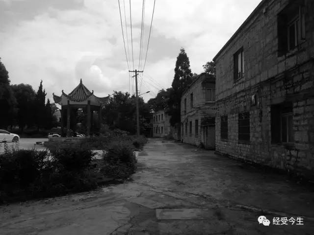 龙洞堡的二轻校,彭天朗