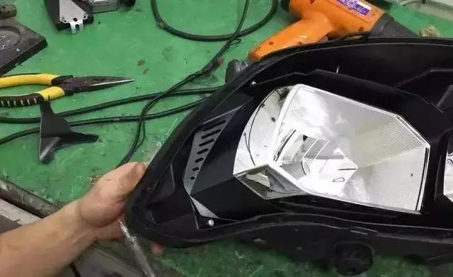 汽车大灯知识介绍图解卡通,关于汽车大灯的知识有哪些