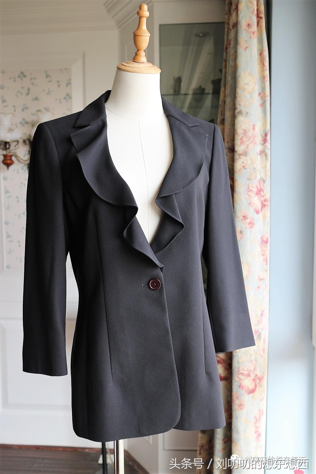 如何把严肃的正装西服穿出不羁感-一日一Look之黑白配二