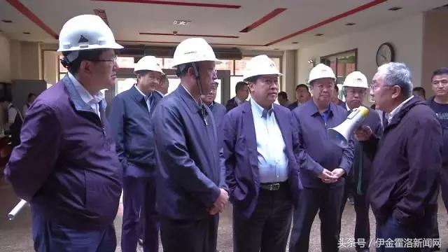 牛俊雁在杭锦旗独贵塔拉镇调研,牛俊雁