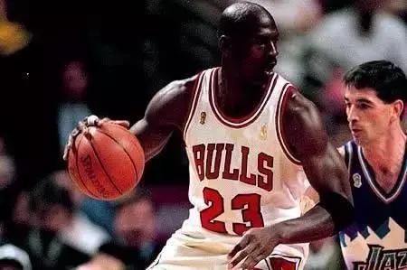拉里·伯德之后美国白人球星几乎绝迹，乔丹一手遮天，征服所有黑人白人球迷