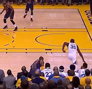 2018年勇士打败骑士照片,骑士勇士g1