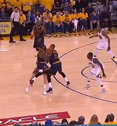 2018年勇士打败骑士照片,骑士勇士g1