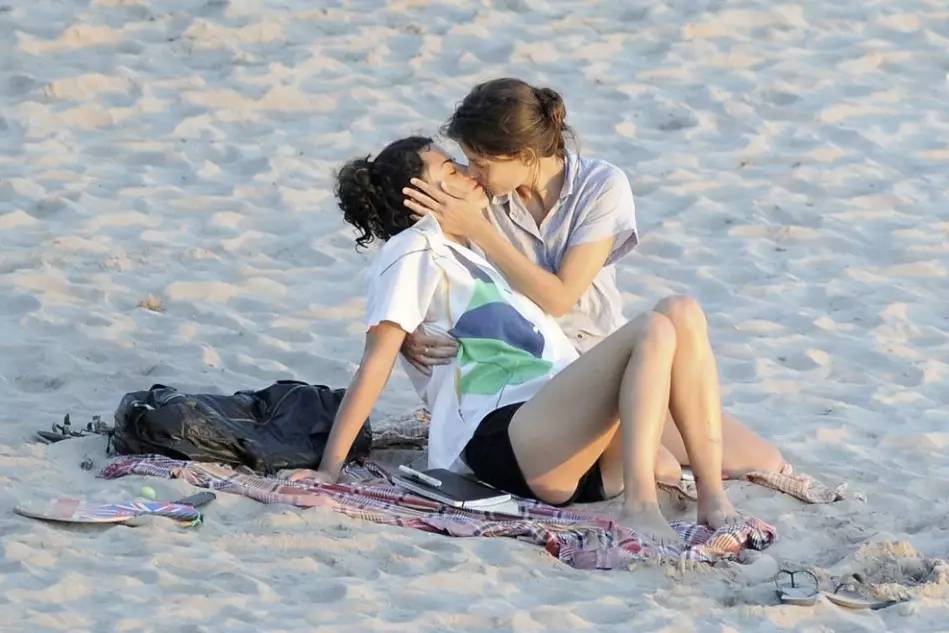 别光看加朵，她身边也都是女神啊丨赏色